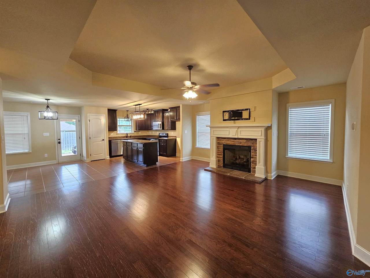 https://bt-photos.global.ssl.fastly.net/nalmls/1280_boomver_2_21918689-2.jpg