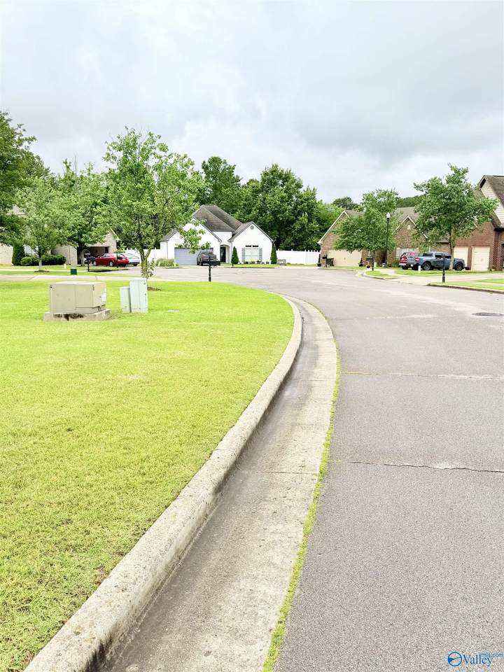 https://bt-photos.global.ssl.fastly.net/nalmls/1280_boomver_2_21918918-2.jpg