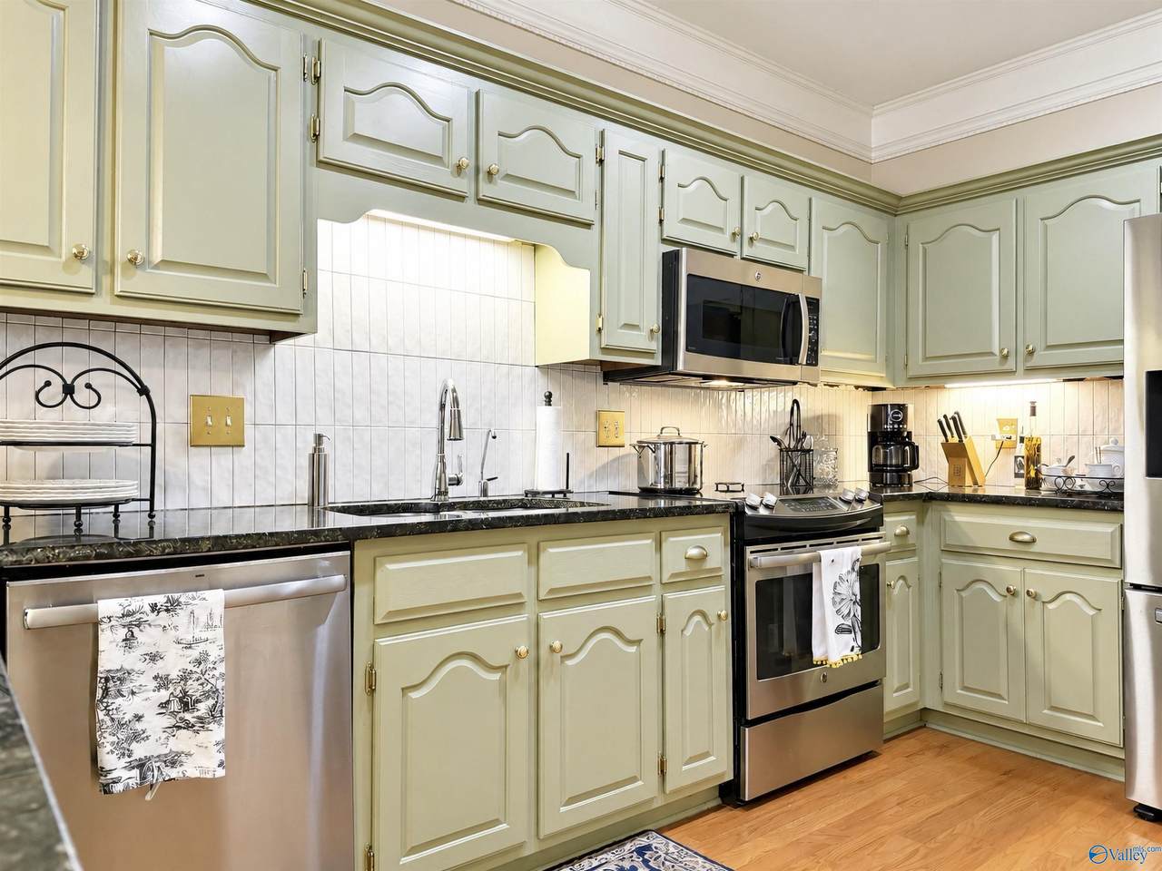 https://bt-photos.global.ssl.fastly.net/nalmls/1280_boomver_2_21919686-2.jpg