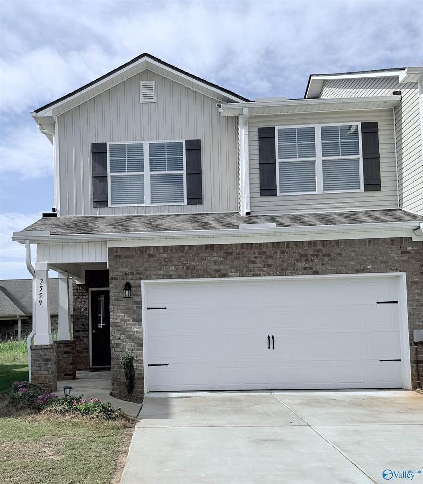 7559 Discovery Point Drive - Photo 1