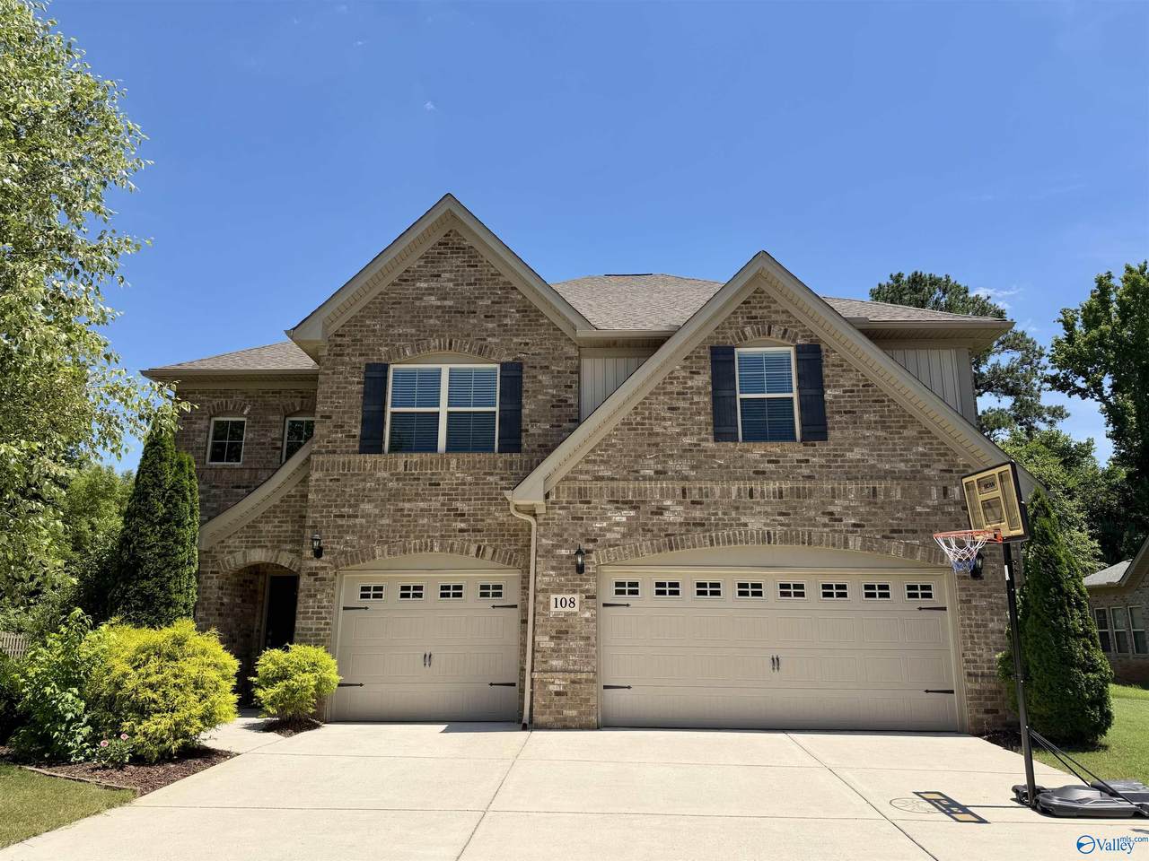 108 Fargo Circle - Photo 1