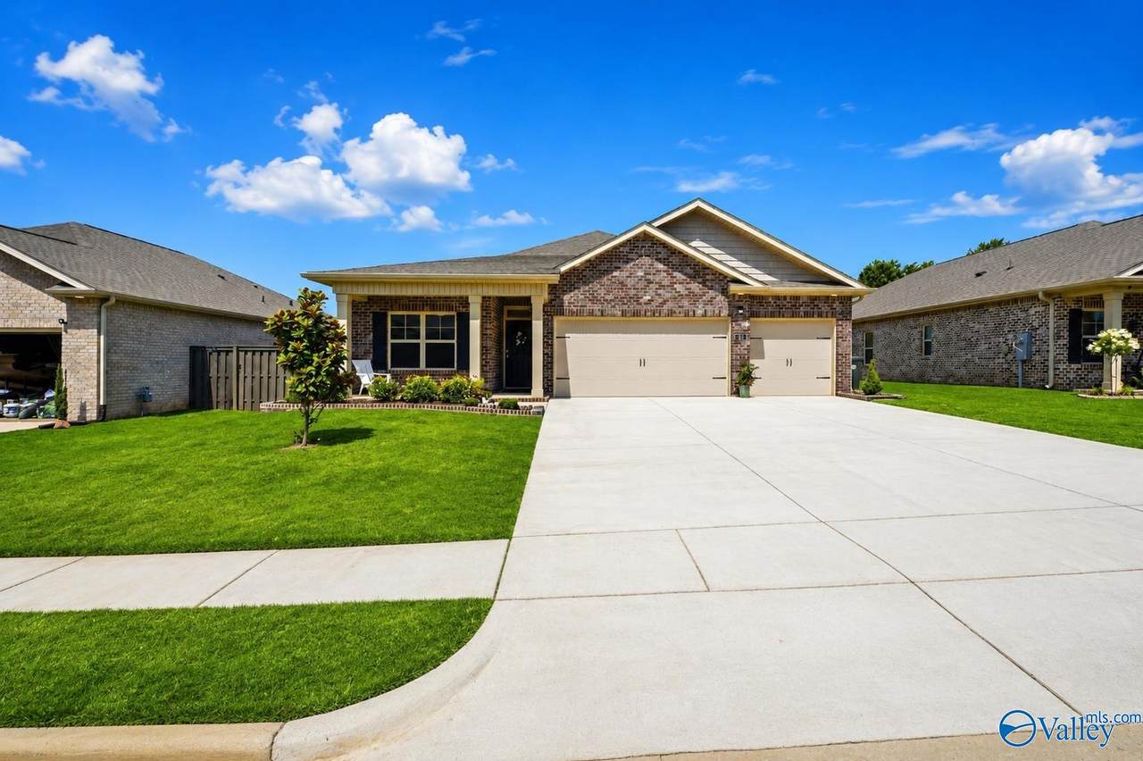 312 Sandy Oak Drive - Photo 1