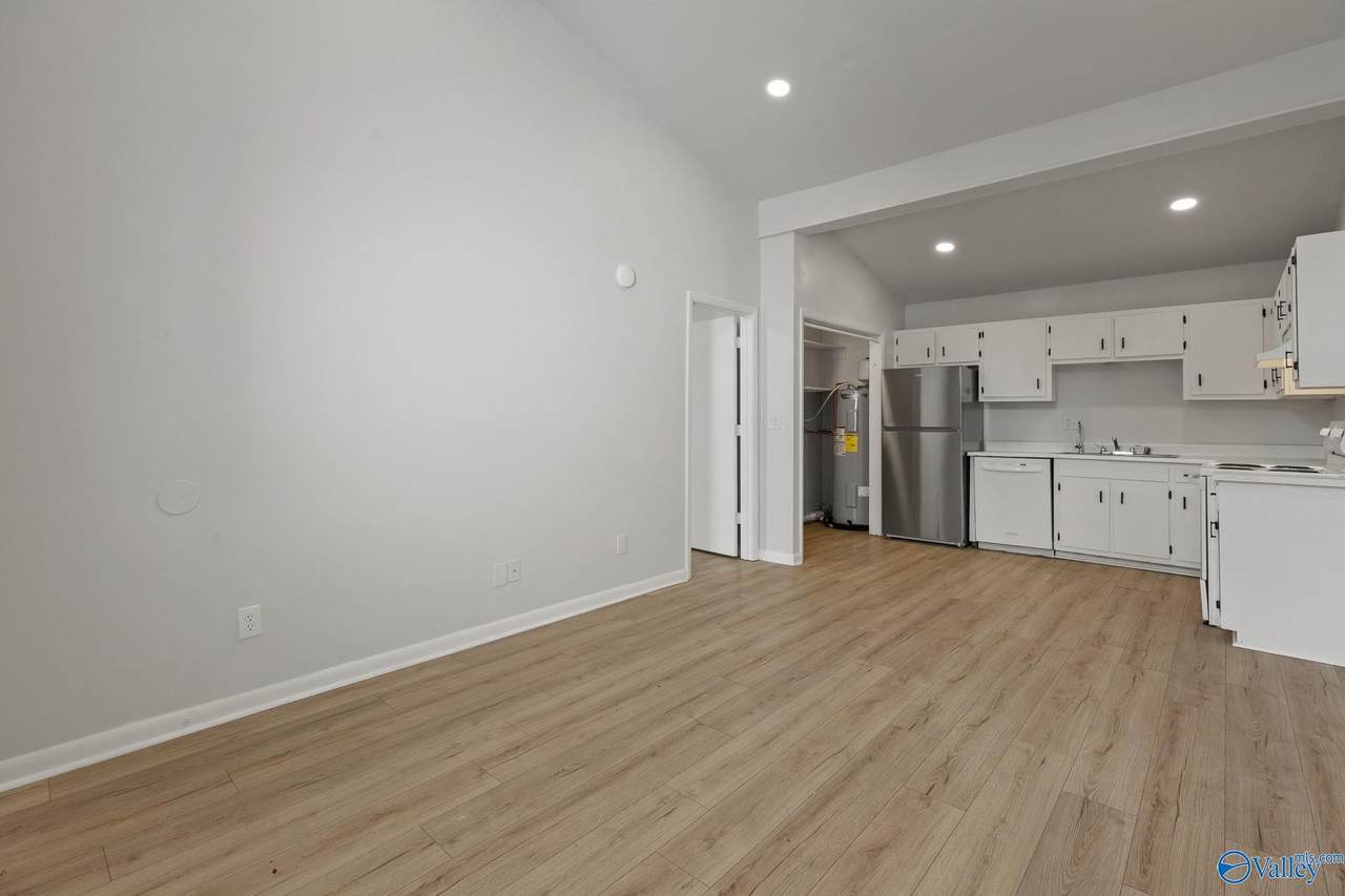 https://bt-photos.global.ssl.fastly.net/nalmls/1280_boomver_2_21921554-2.jpg