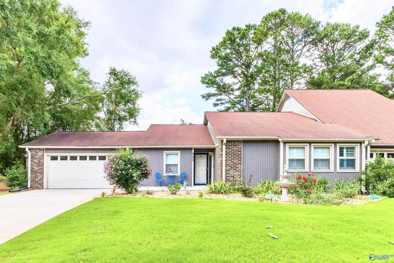 301 Autumn Lane - Photo 1