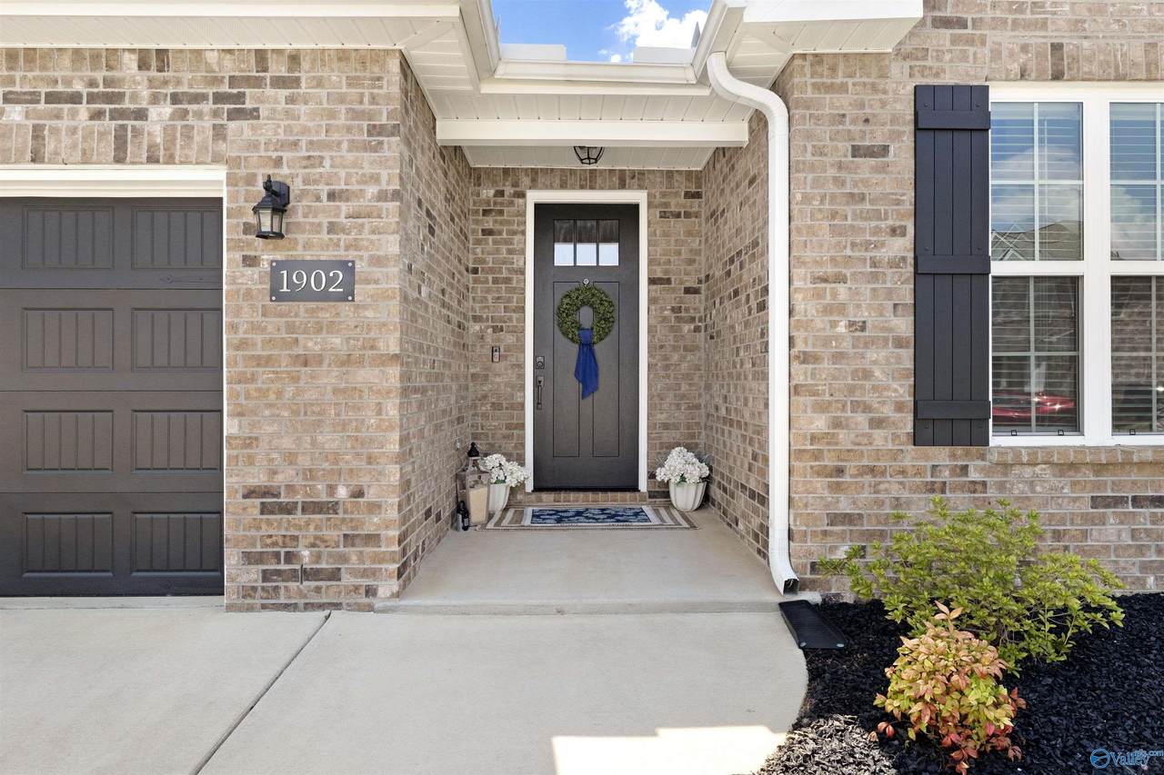 1902 Dawn Court - Photo 1