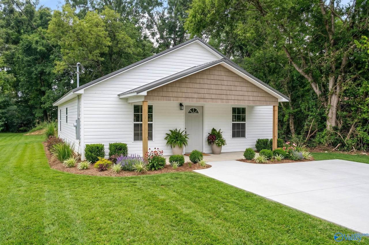 2806 Cambron Street - Photo 1