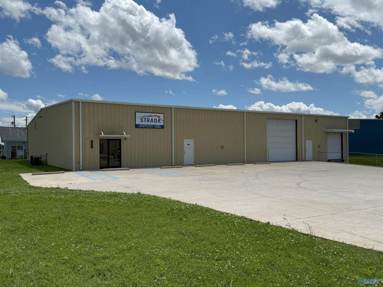 7055 Greenbriar Road - Photo 1