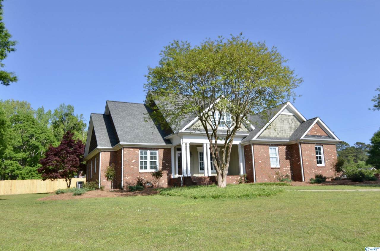 104 Carolwood Cove - Photo 1