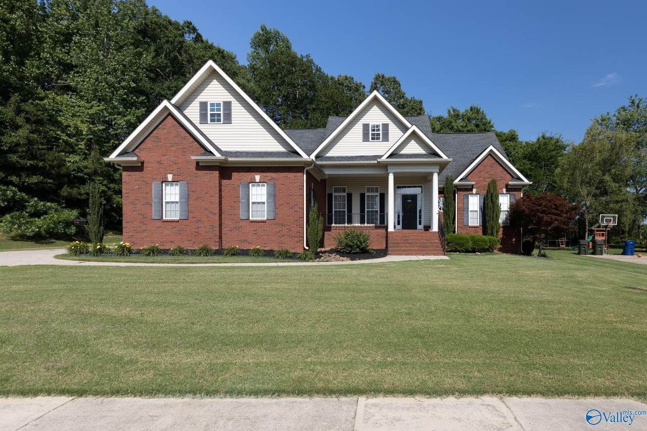 124 Pavilion Drive - Photo 1