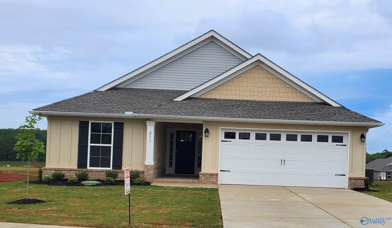 211 Rim Rock Circle - Photo 1