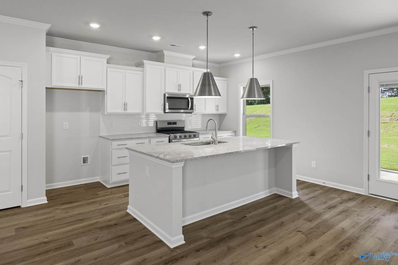 180 Saddle Street - Photo 1