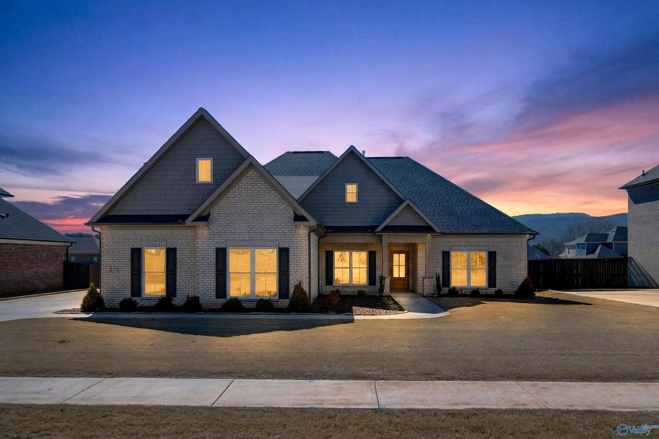 220 Oakland View Drive - Photo 1