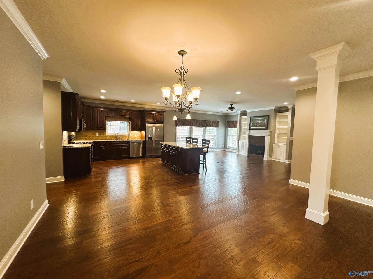 https://bt-photos.global.ssl.fastly.net/nalmls/1280_boomver_2_21889893-2.jpg