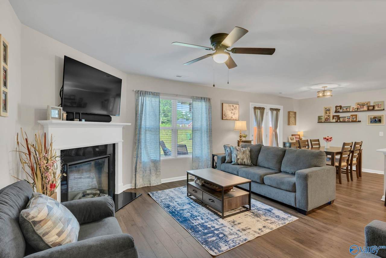 1111 Fountainview Drive - Photo 1