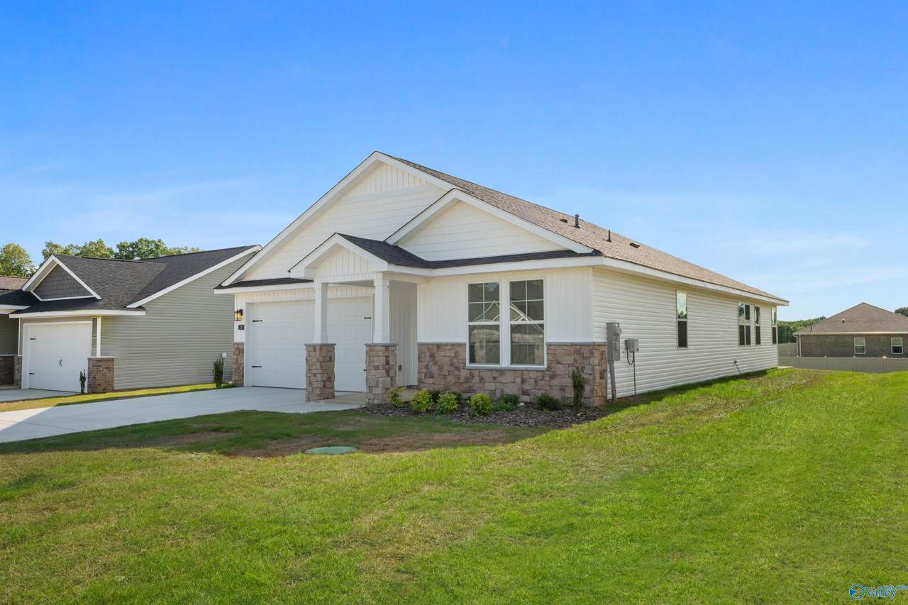 17 Aurora Circle - Photo 1