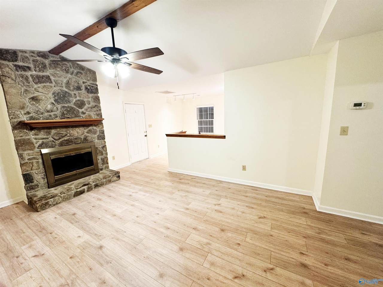 https://bt-photos.global.ssl.fastly.net/nalmls/1280_boomver_2_21911398-2.jpg