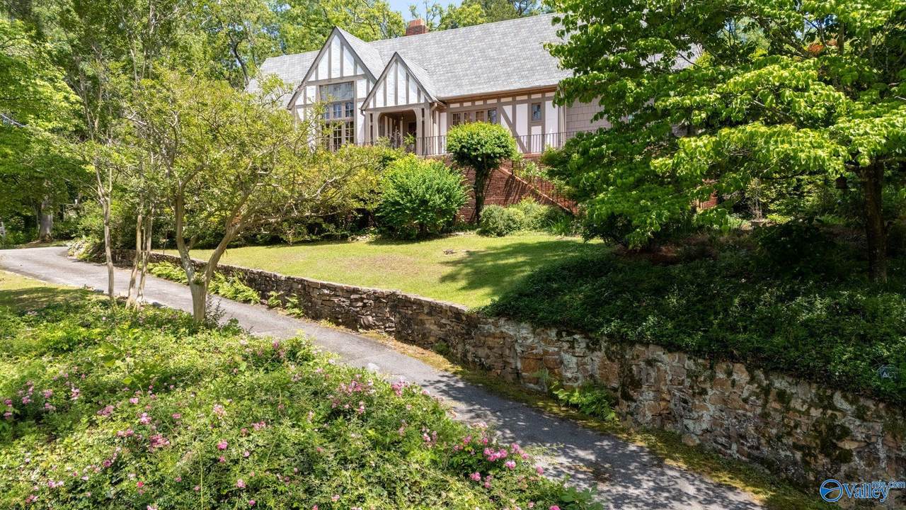 33 Sunset Drive - Photo 1