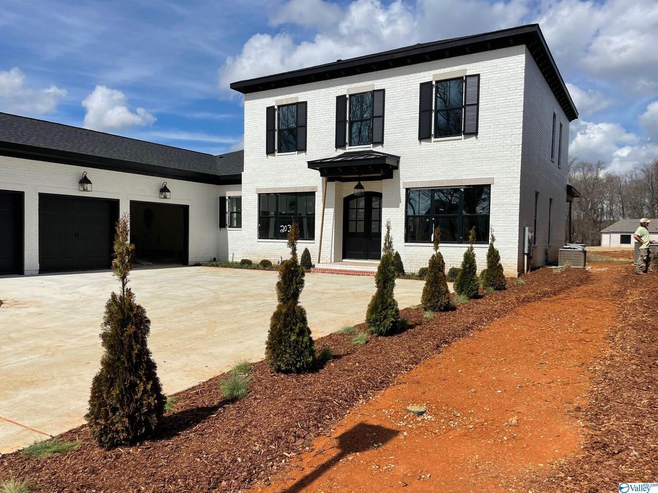 203 Farmhouse Drive - Photo 1