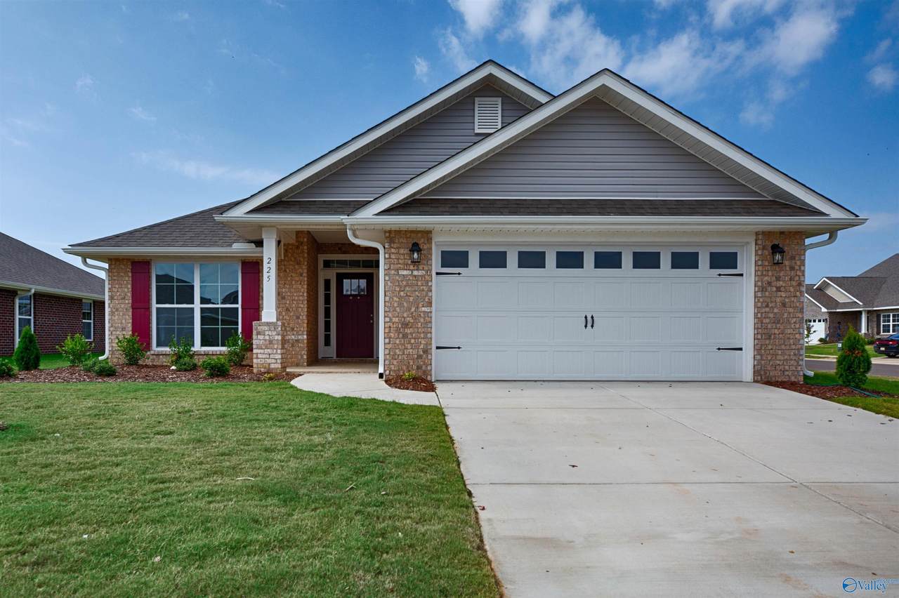 137 Bingham Way - Photo 1