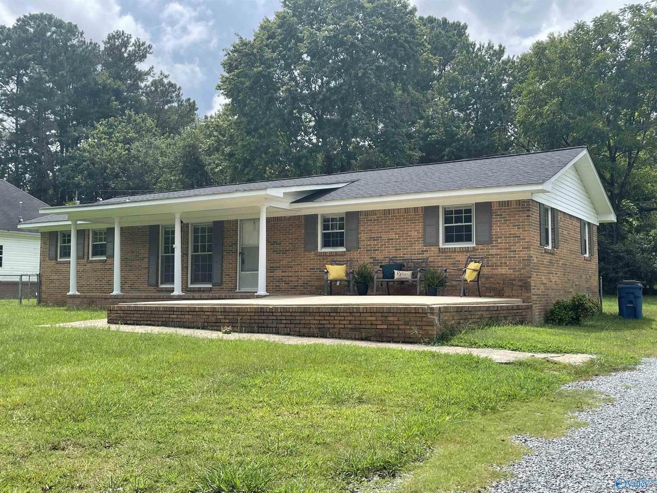 613 7th Street - Photo 1