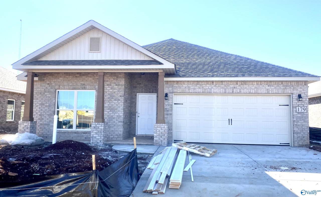 179 Williams Pointe Boulevard - Photo 1