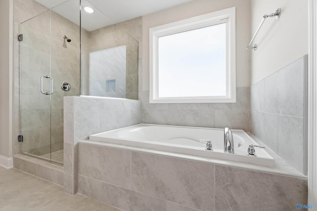 206 Slade Thomas Drive - Photo 1