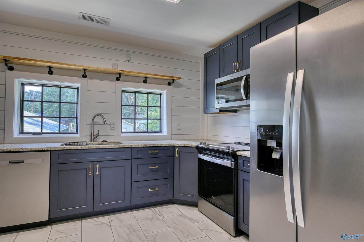 https://bt-photos.global.ssl.fastly.net/nalmls/1280_boomver_4_21916393-2.jpg