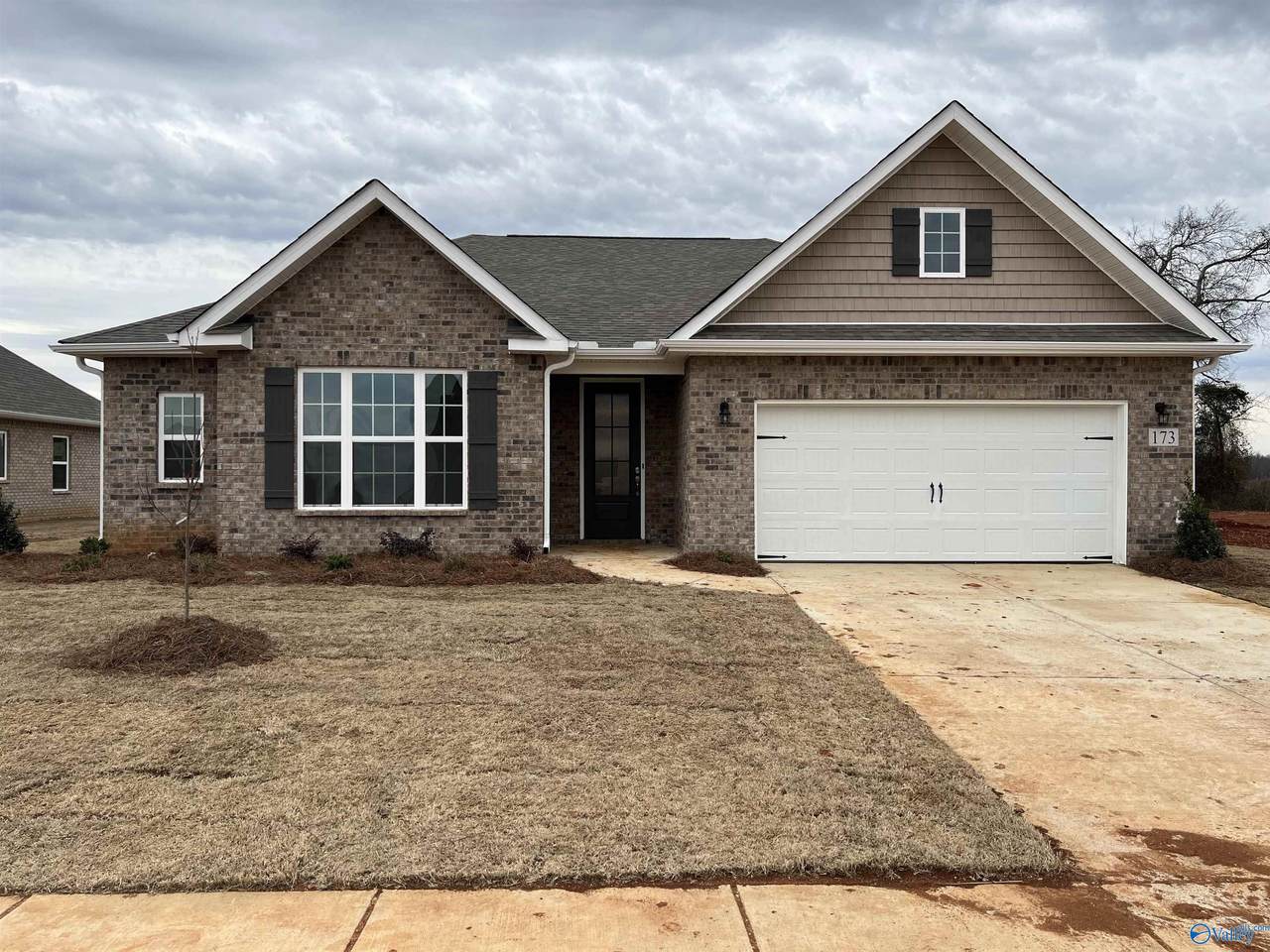 173 Slade Thomas Drive - Photo 1