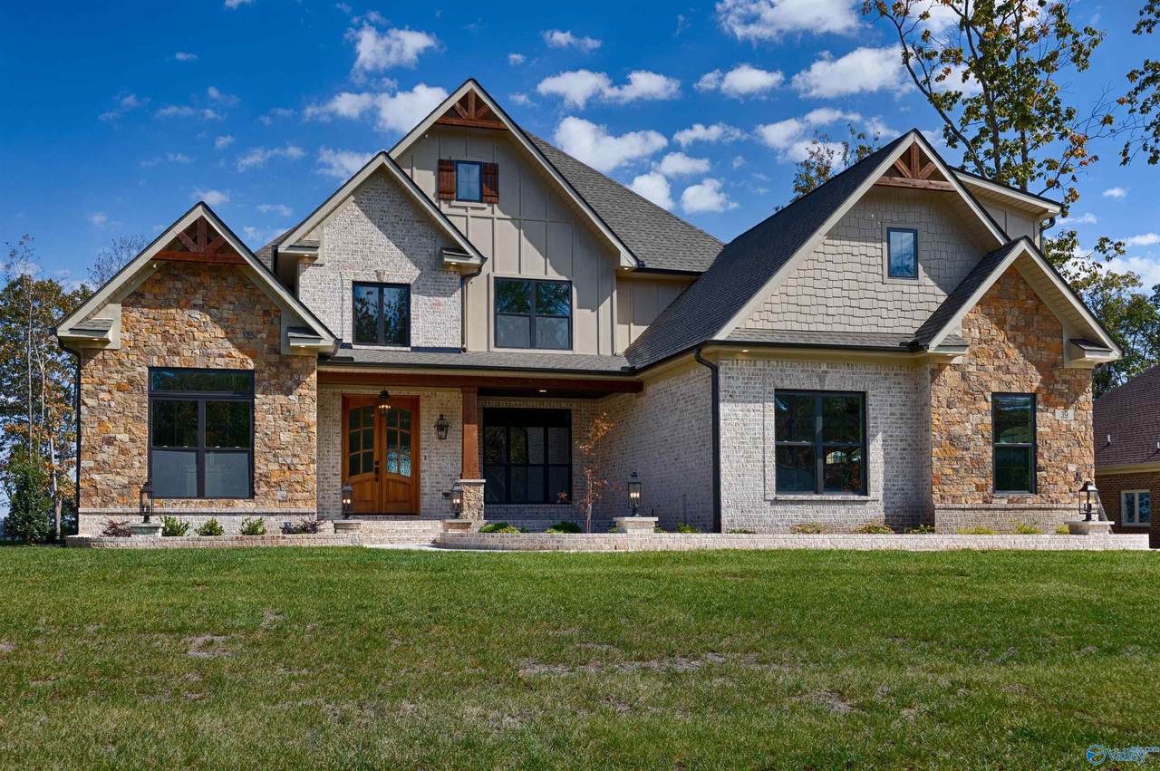 39 Ridge Bluff Circle - Photo 1