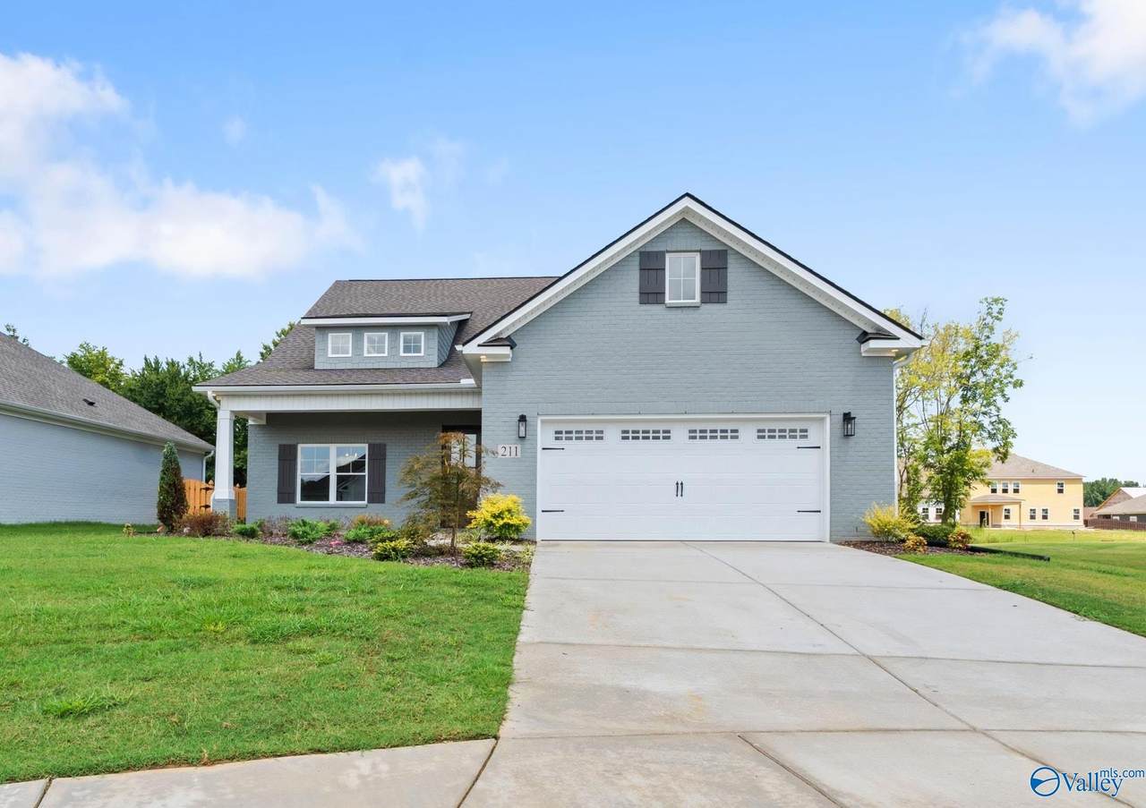 211 Mayflower Drive - Photo 1