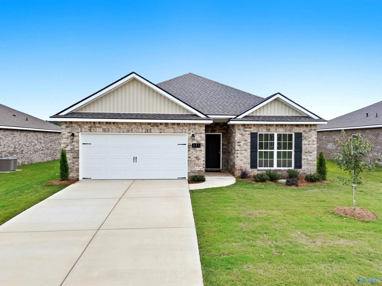 231 Jerrie Lynn Boulevard - Photo 1