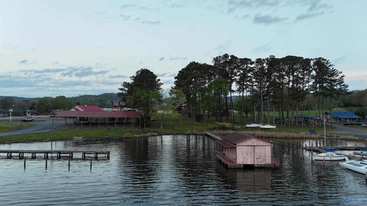 https://bt-photos.global.ssl.fastly.net/nalmls/1280_boomver_5_21907839-2.jpg