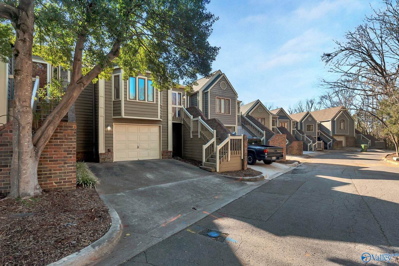 211 Knollridge Circle - Photo 1