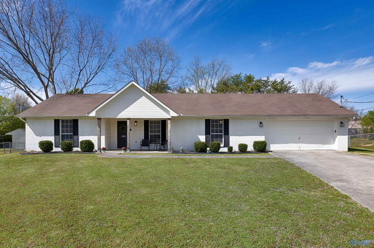 229 Countrywood Court - Photo 1