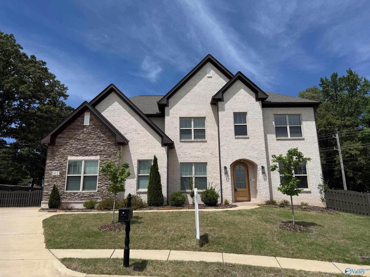 102 Barkley Court - Photo 1