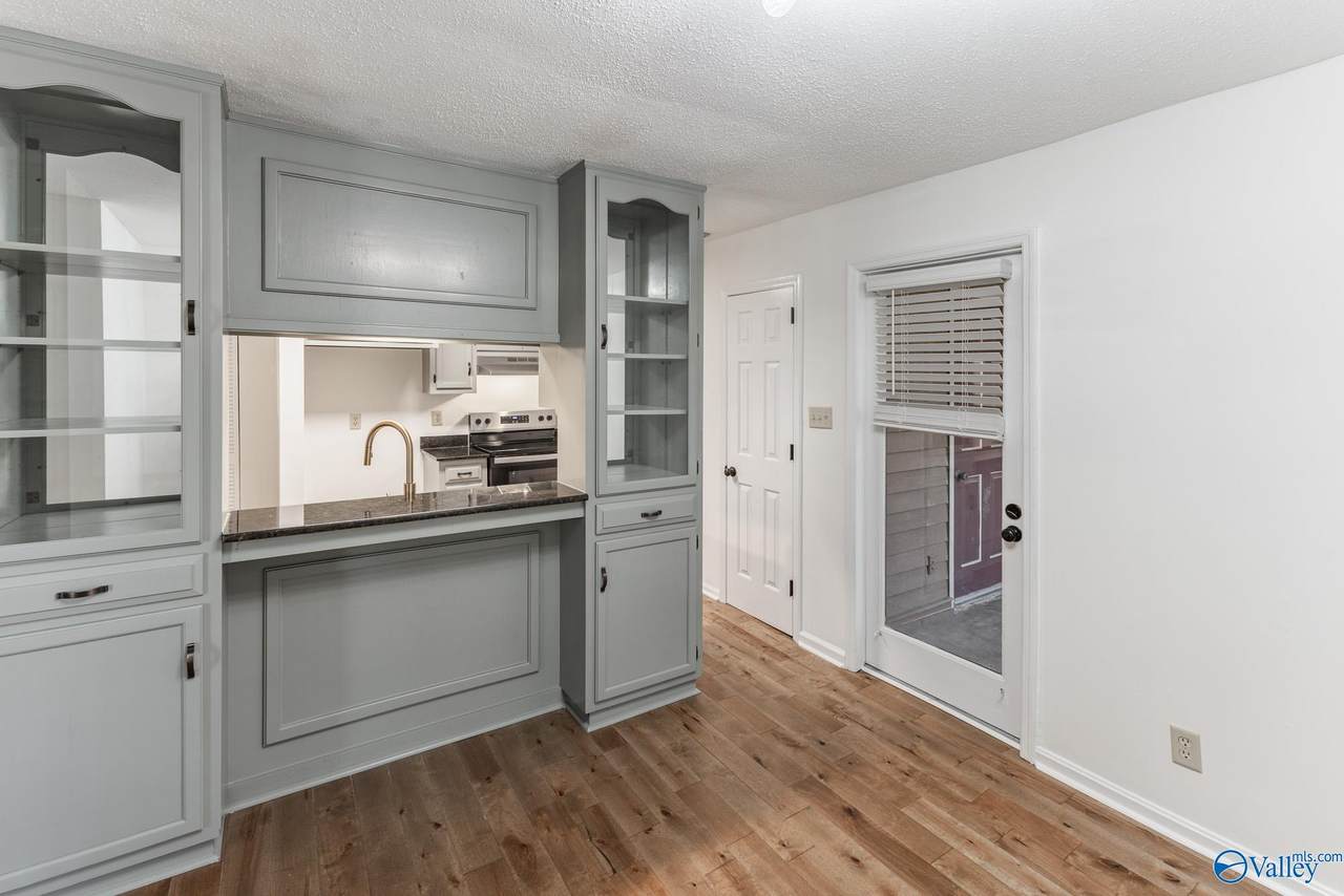 2113 Greenwood Place - Photo 1