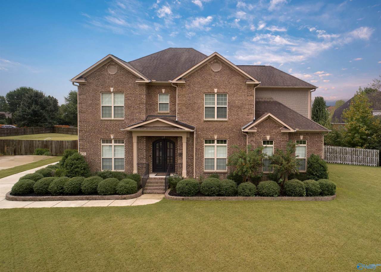 4702 Shortline Circle - Photo 1