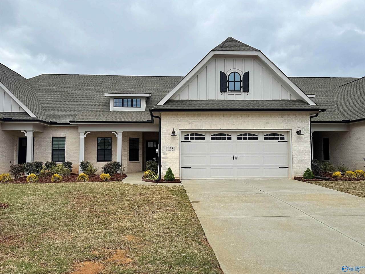 135 Rugby Drive - Photo 1