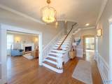 621 College Street - Photo 2