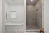 26 Saint James Square - Photo 25