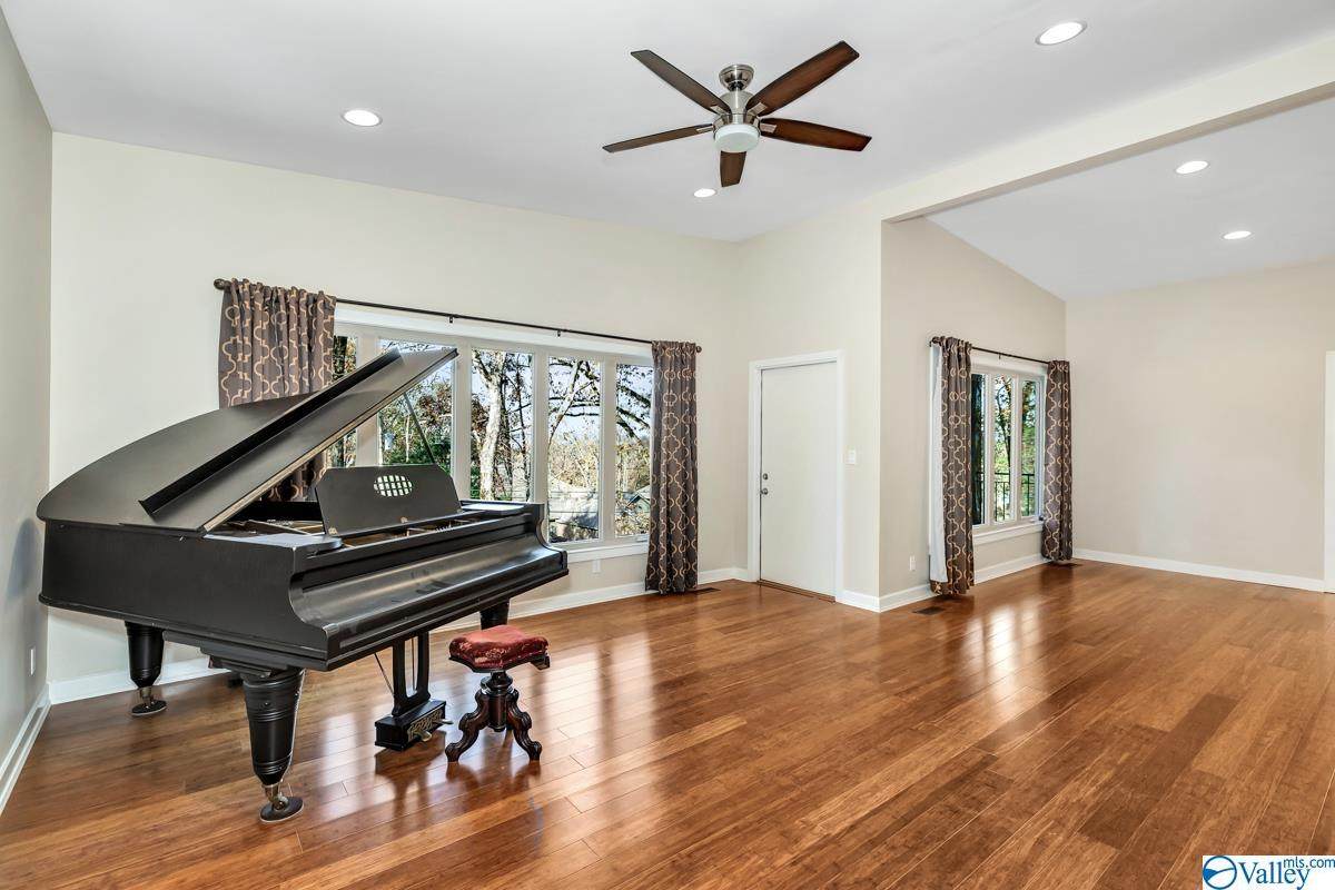 2207 Lytle Street - Photo 1