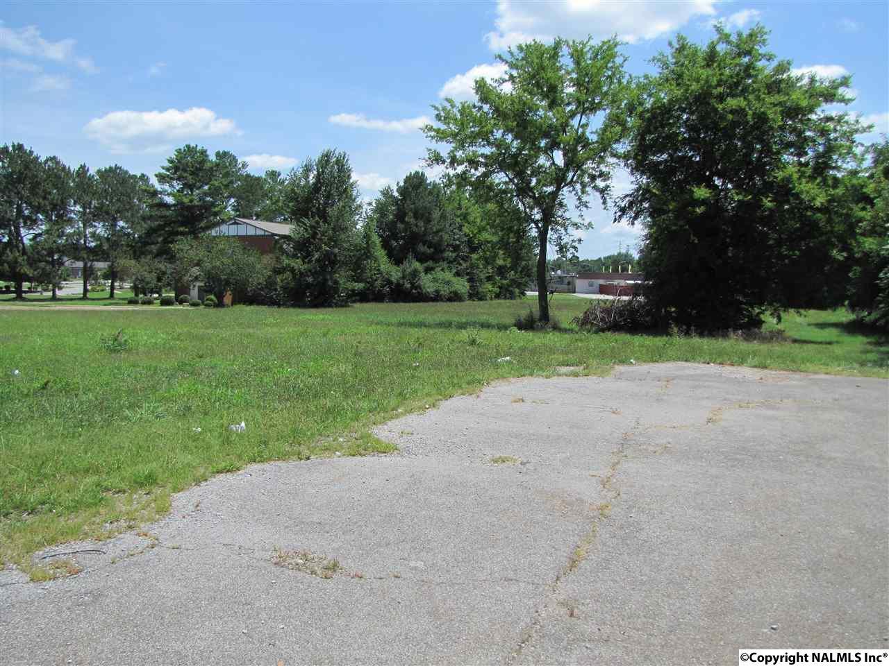 4303 Oakwood Avenue - Photo 1