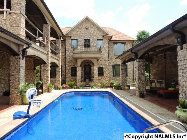 107 Placid Drive - Photo 1
