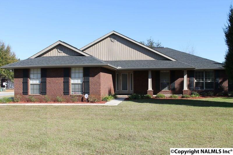 724 Piney Woods Road - Photo 1