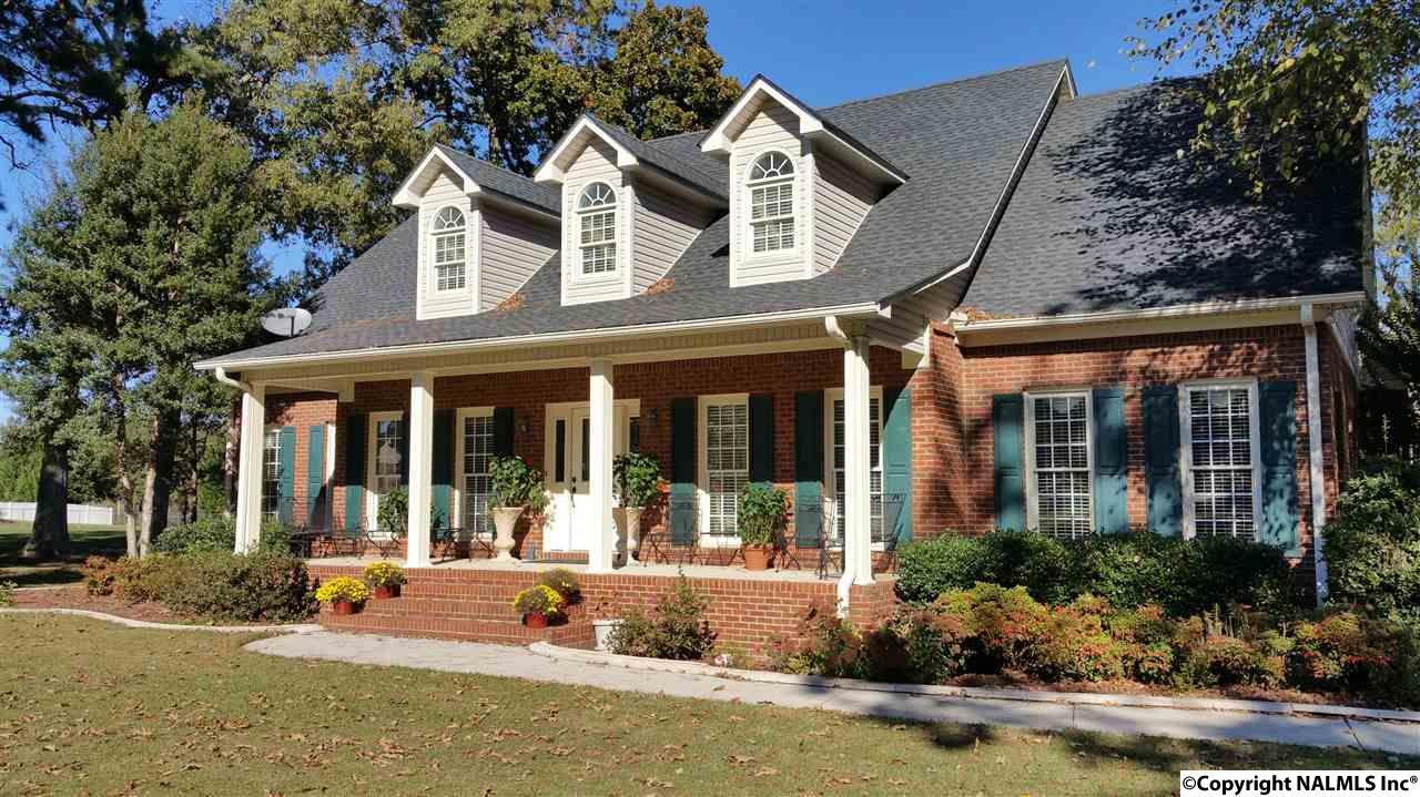 140 Whitfield Drive - Photo 1