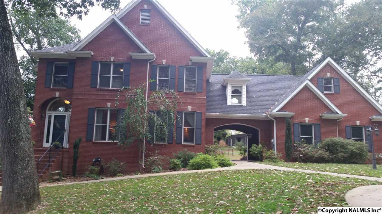 586 York Drive - Photo 1