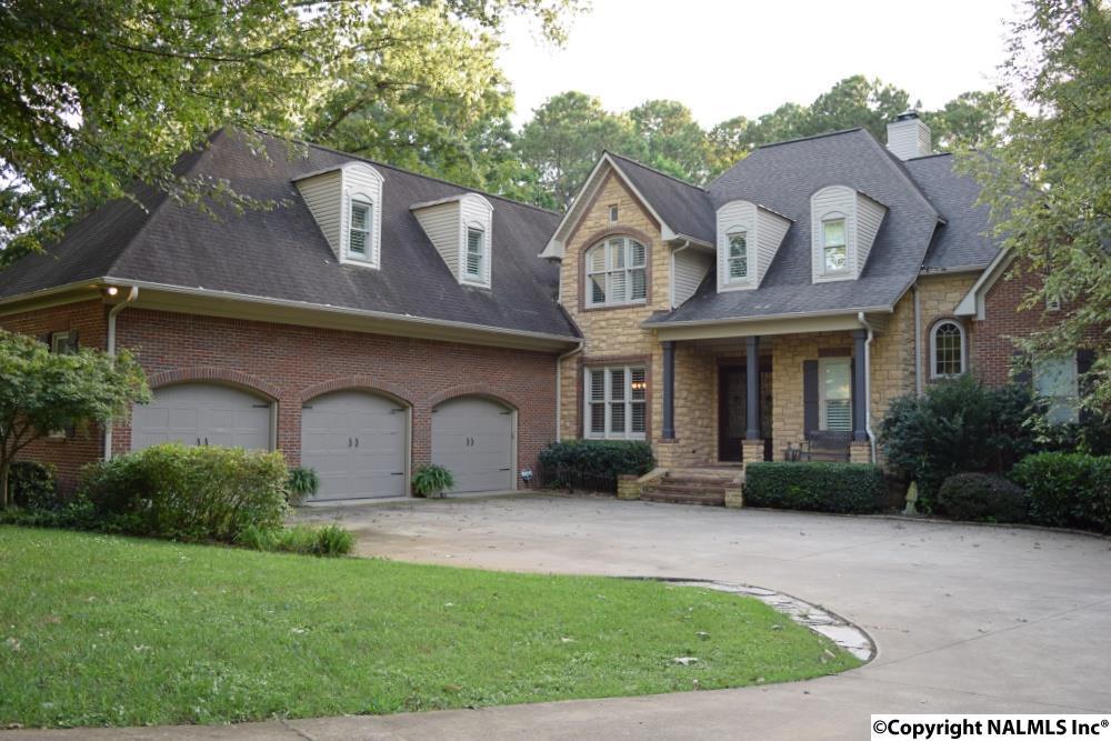 1827 Riverview Circle - Photo 1
