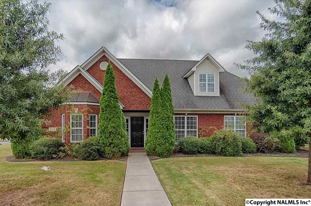 139 Deerfield Drive - Photo 1