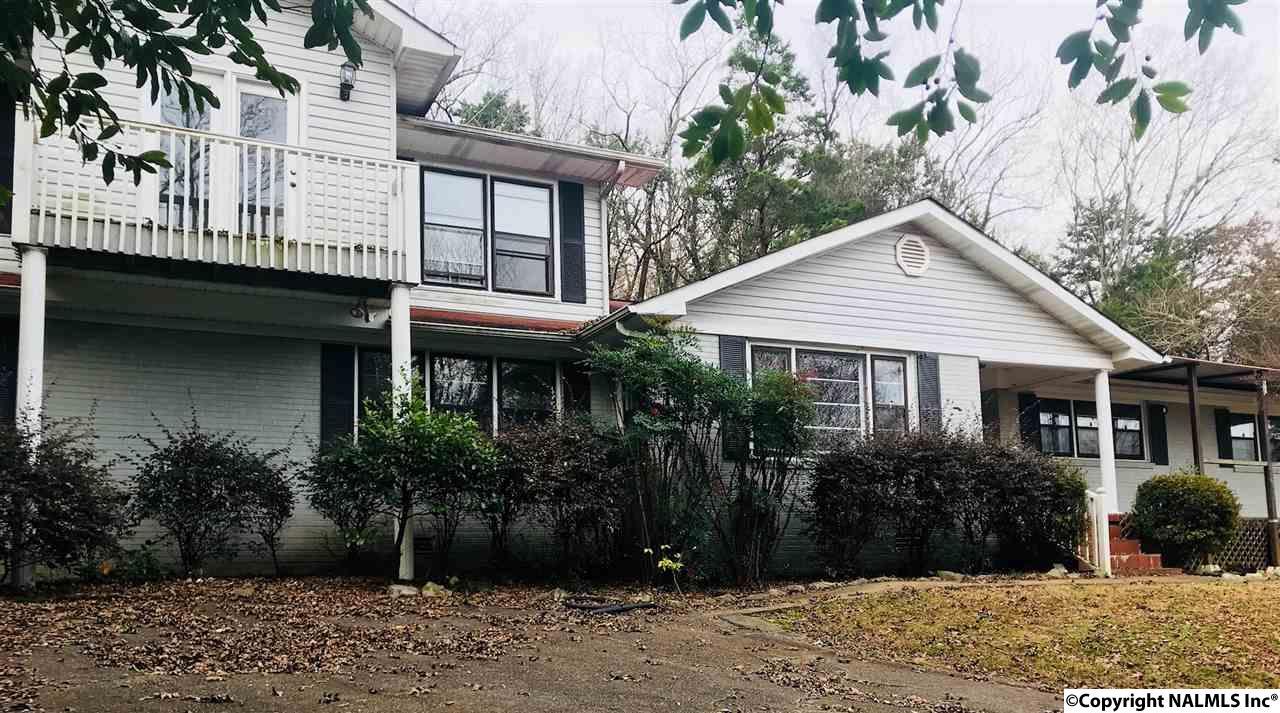 1004 Drake Avenue - Photo 1