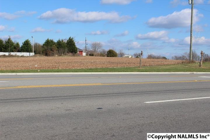Main Street East - Photo 1